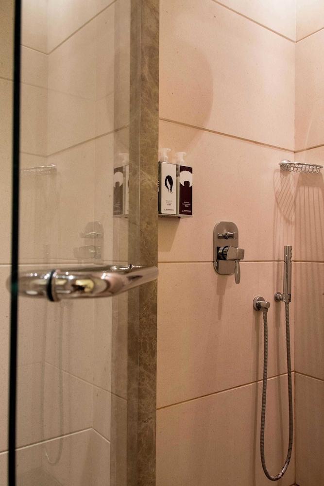 Hilton Turin Centre Hotel Bagian luar foto